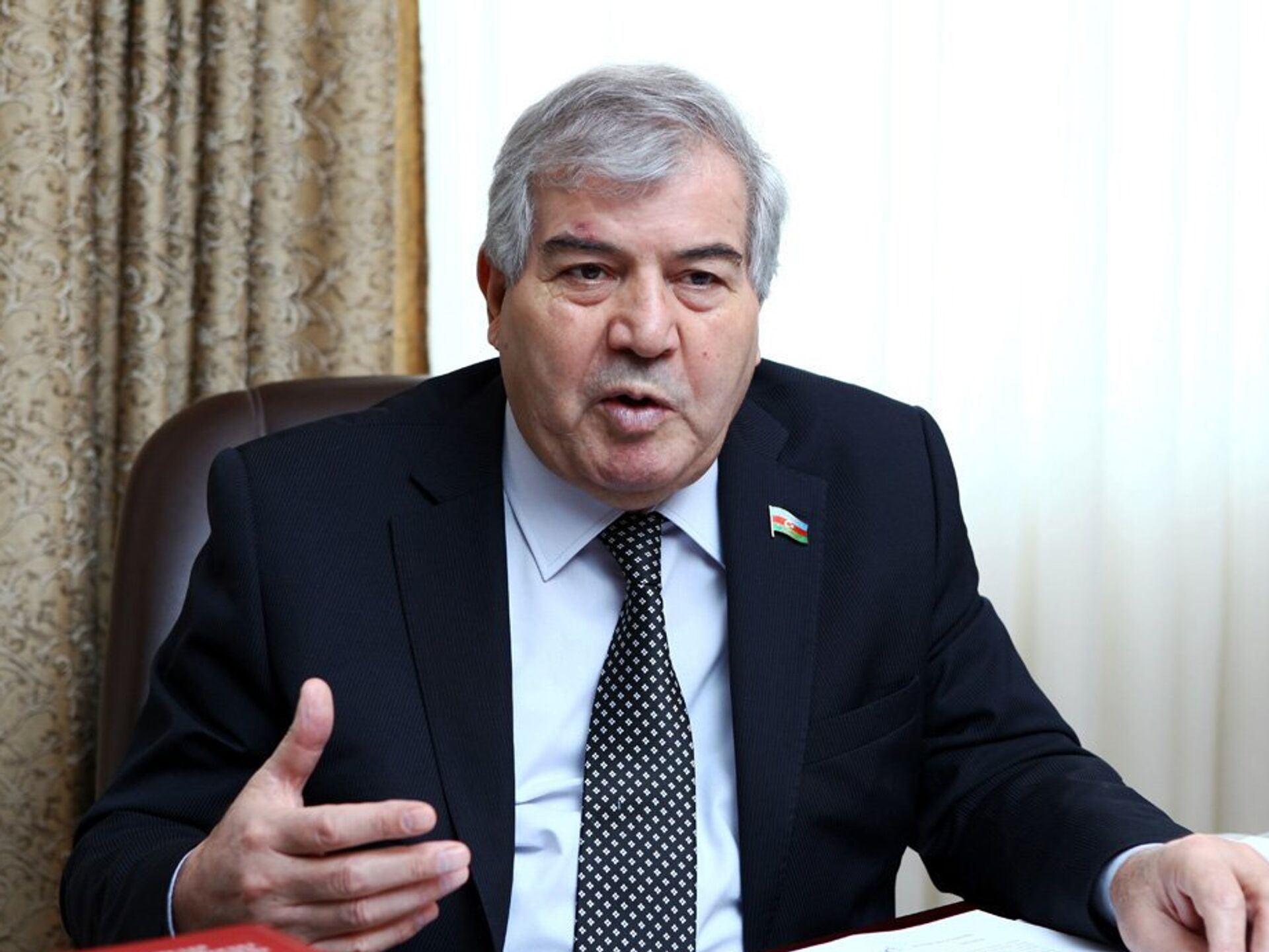 Sabir Rüstəmxanlı: Qızların ana olmaq istəməməsi böyük problemdir