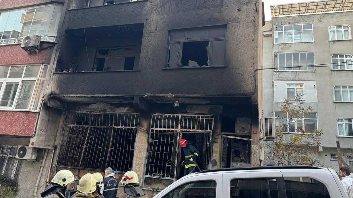 İş yerindəki yanğın evlərə keçdi: Ölən və yaralananlar var 