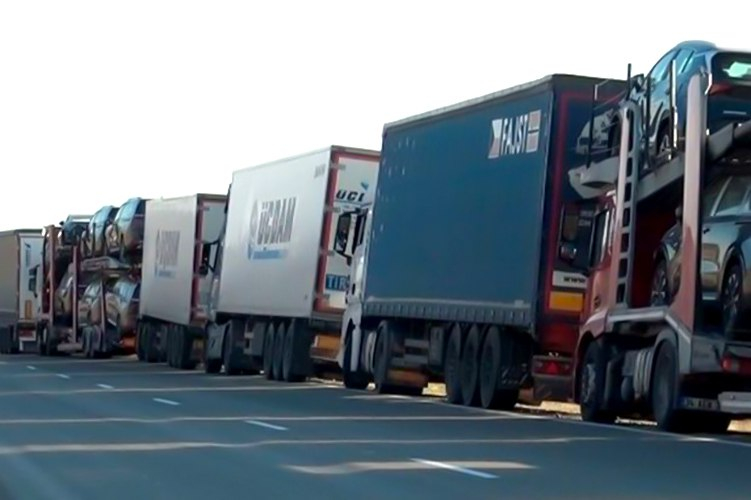 AYNA: “Qırmızı-Körpü” gömrük postunda 647 avtomobil gözləyir”