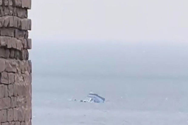 Bakının sahilində gəzinti gəmisi batıb - ANBAAN VİDEO