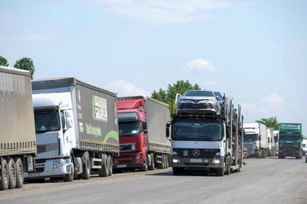 AYNA: “Qırmızı Körpü” gömrük postunda 827 avtomobil gözləyir