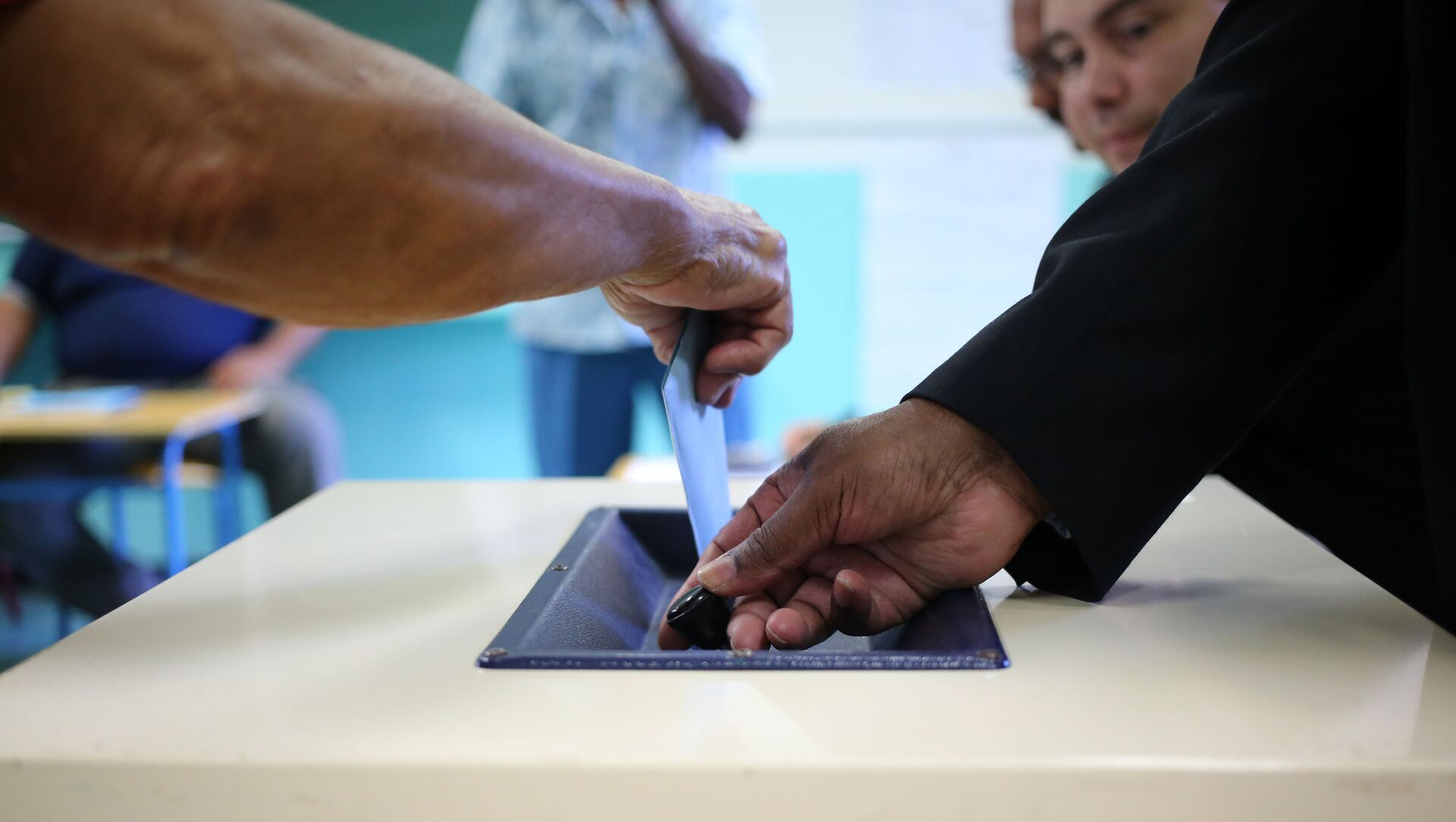 DSK-lar tərəfindən seçicilərə səsvermə vəsiqəsinin verilməsinə başlanılır