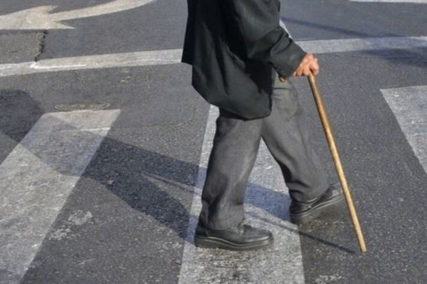 Yevlaxda taksi yaşlı kişini vuraraq öldürüb