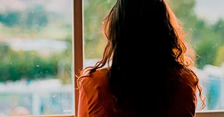 Bakıda atasını bıçaqlayan qızla bağlı şok faktlar - 17 yaşlı gənc...