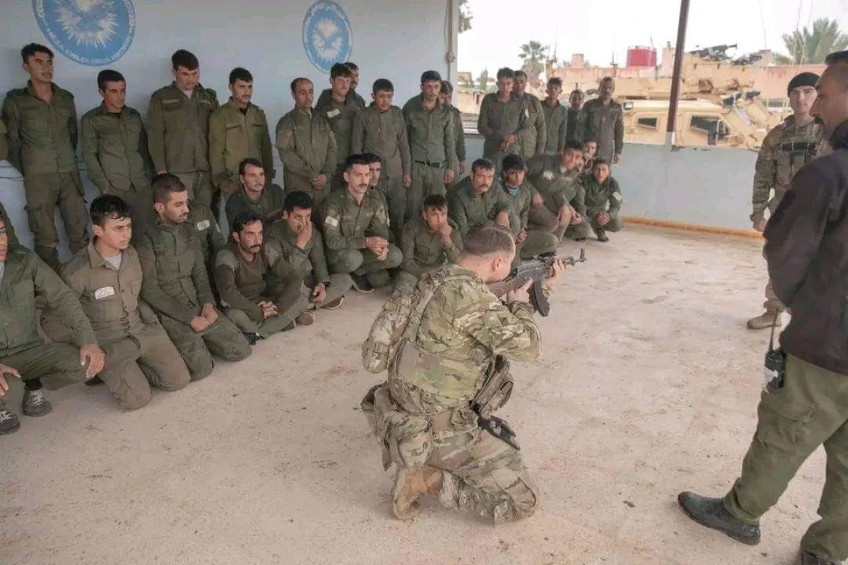 ABŞ əsgərləri PKK üzvlərinə silah təlimi verir - FOTO