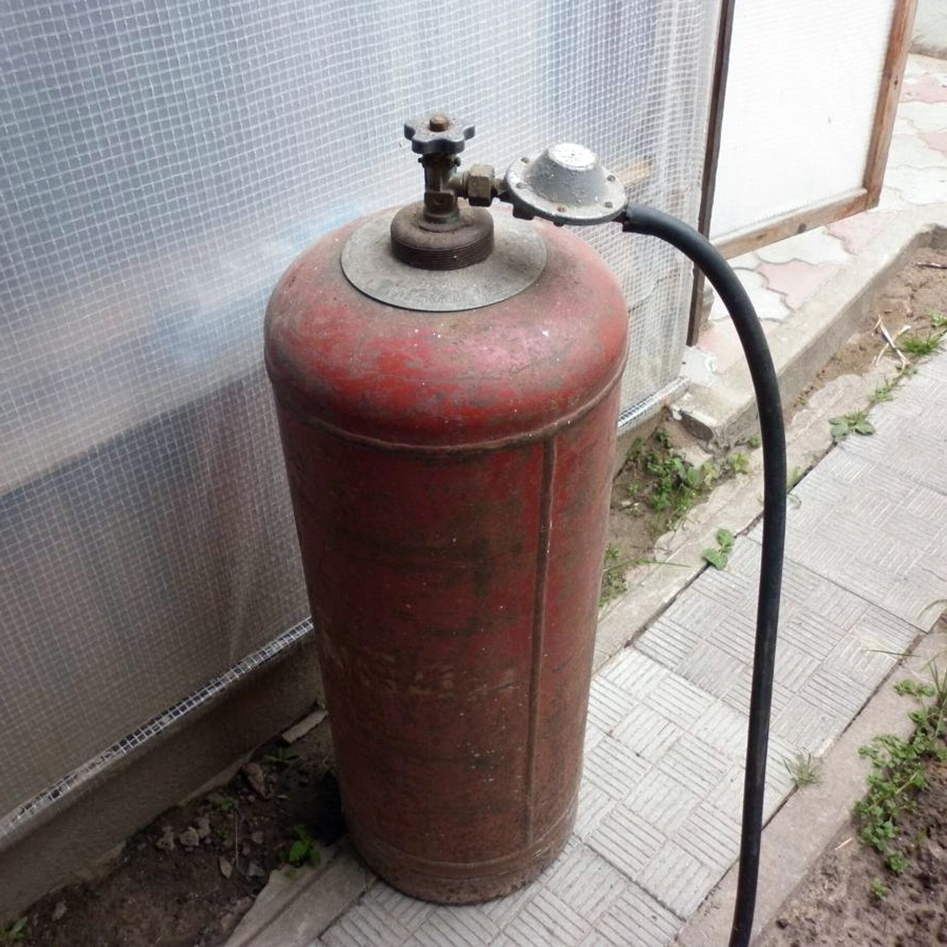 Bəzi evlər və obyektlərin bir küncündə yatan təhlükə - VİDEO