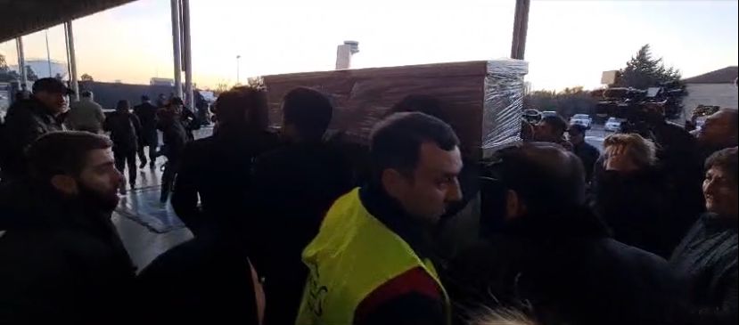 Aygün Bəylərin nəşi Azərbaycana gətirildi - VİDEO