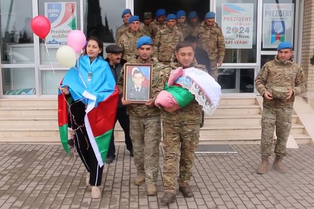 Şəhid hərbi qulluqçumuzun övladı dünyaya gəlib - VİDEO