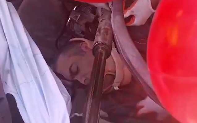 Mebel sexində baş verən partlayışda dağıntılar altından 3 nəfər sağ çıxarıldı - VİDEO