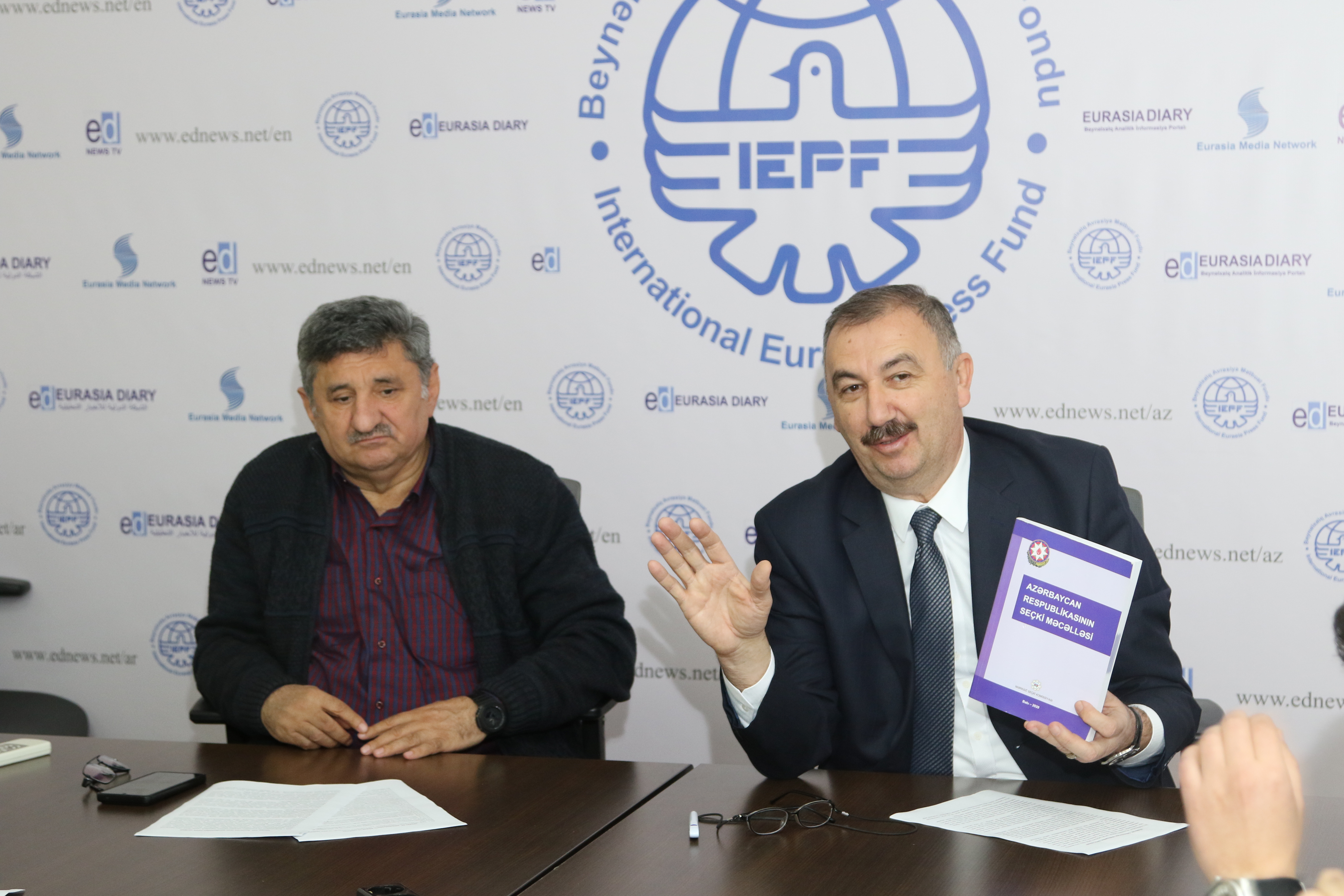 BAMF-ın baş ofisində müşahidəçilərlə ilk görüş keçirildi – FOTOLAR