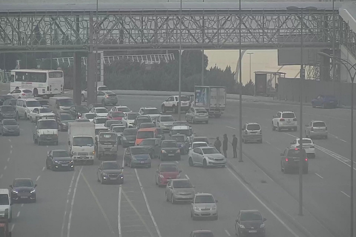 Ziya Bünyadov prospektində qəza baş verib, sıxlıq yaranıb