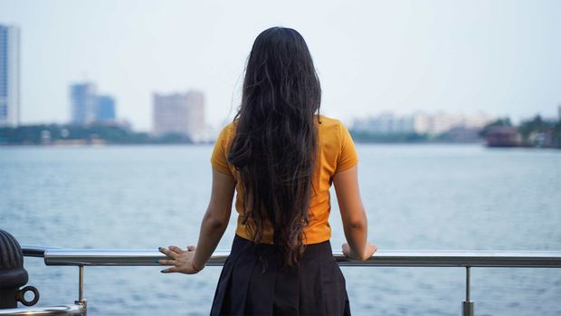 Bakıda qadın evdən qaçdı, gecəyarısı əri və oğlu...