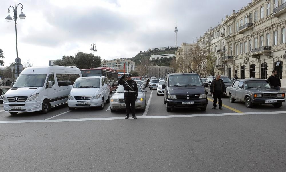 Azərbaycan şəhidlərini bir dəqiqəlik sükutla andı