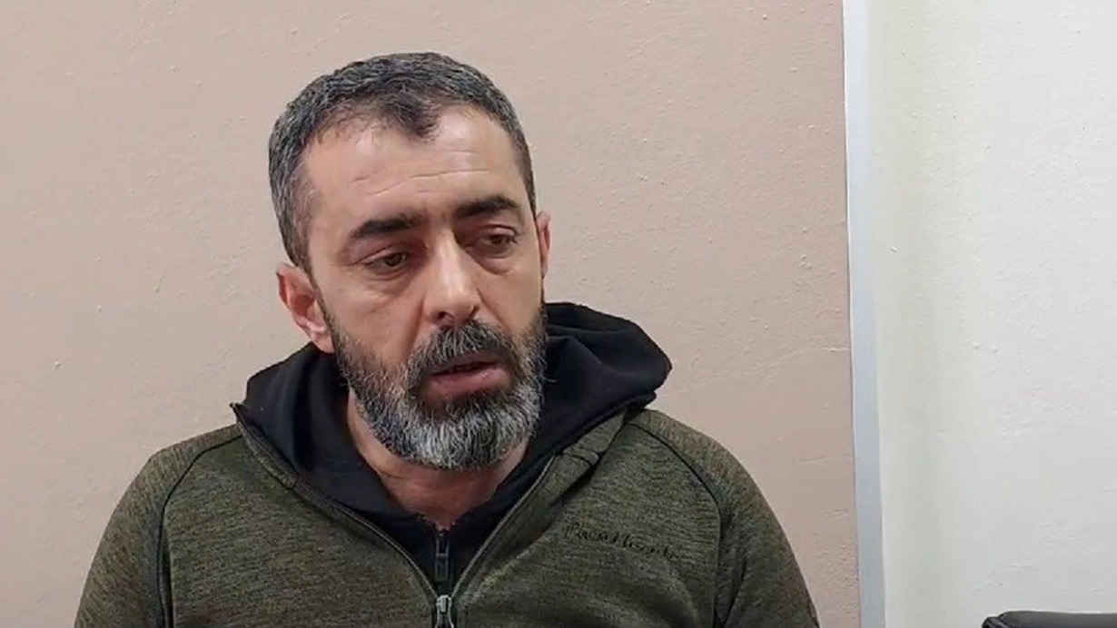 Həmyaşıdları tərəfindən bıçaqlanan oğlanın atası fəryad etdi