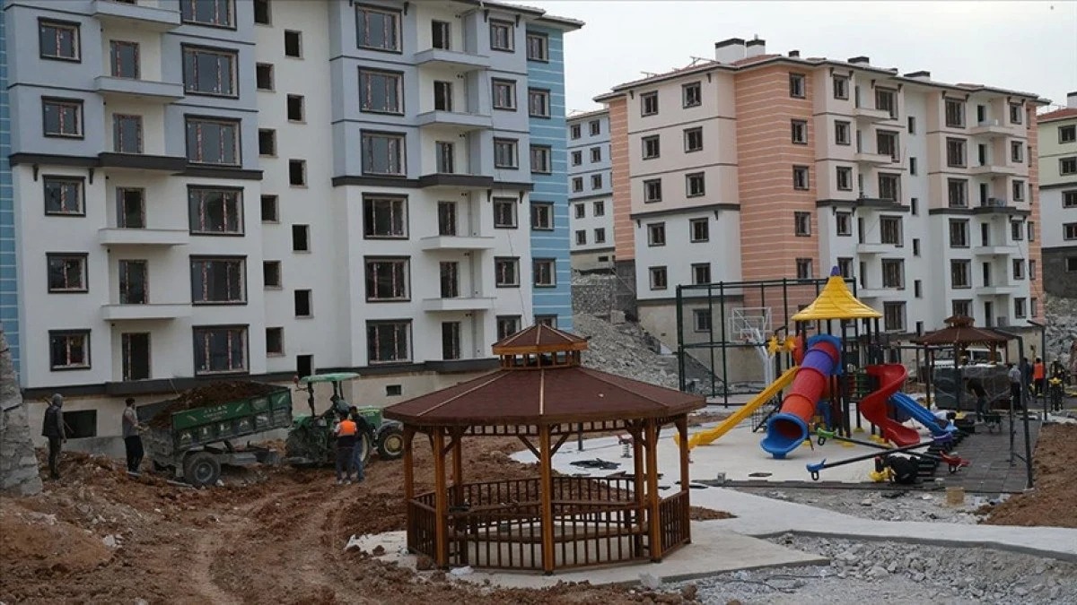 Malatyada zəlzələ qurbanları yeni evlərinə qovuşacaq - FOTO