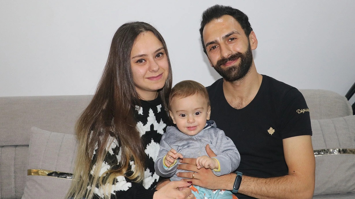 Zəlzələdə anasını itirdi, bir gün sonra oğlu dünyaya gəldi 