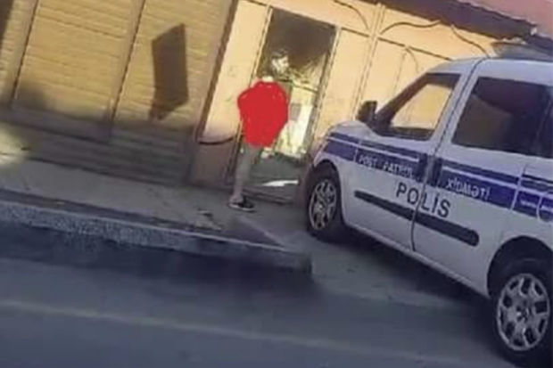 Küçədə çılpaq gəzən qadın xəstəxanaya yerləşdirildi