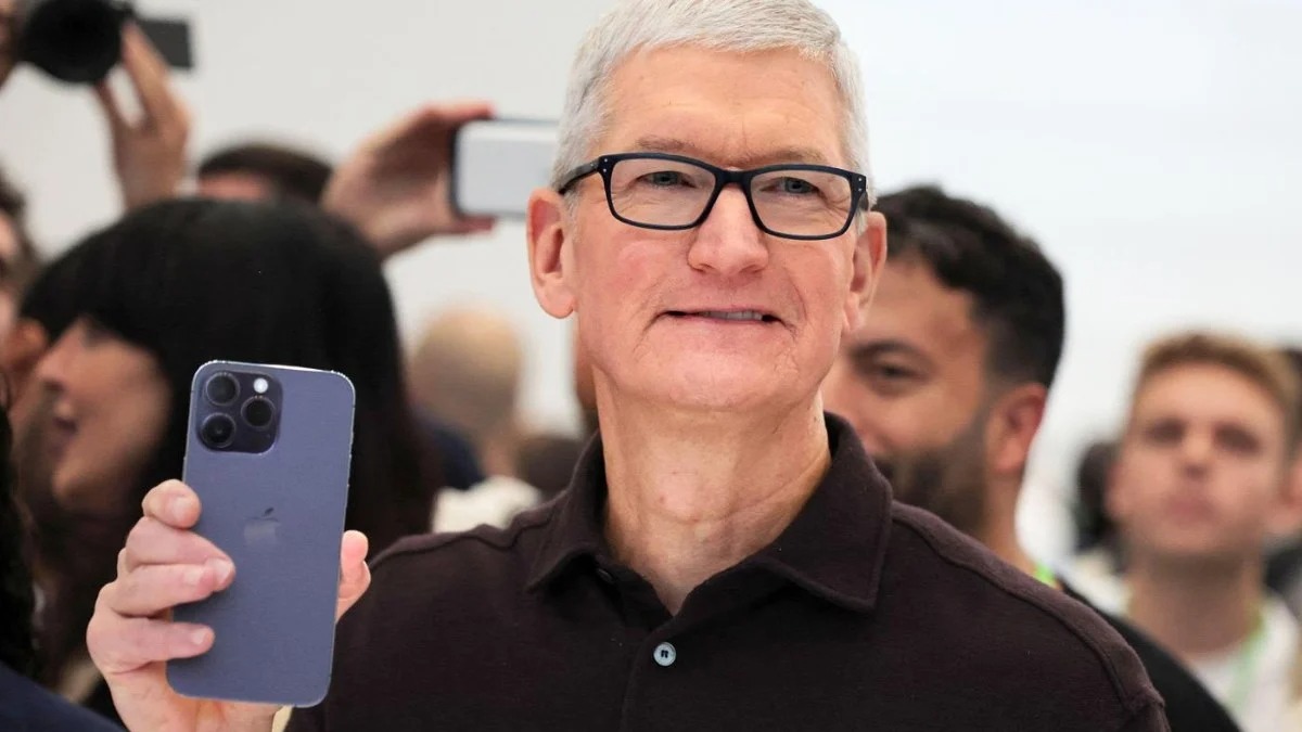 Tim Kuk elan etdi: Süni intellekt iPhone-lara nə vaxt gələcək?