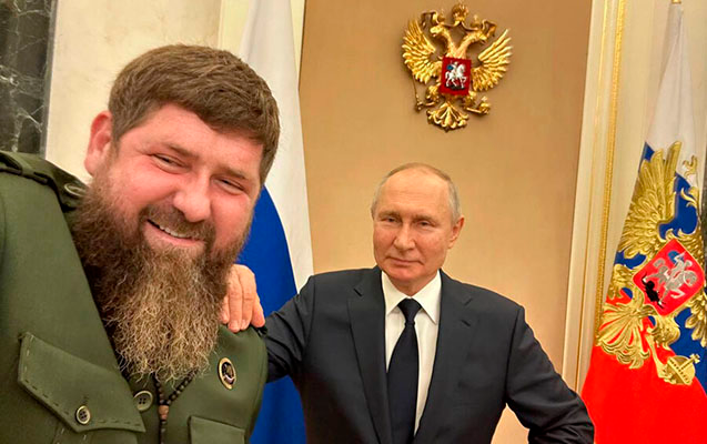 Putin Kadırovu təltif etdi