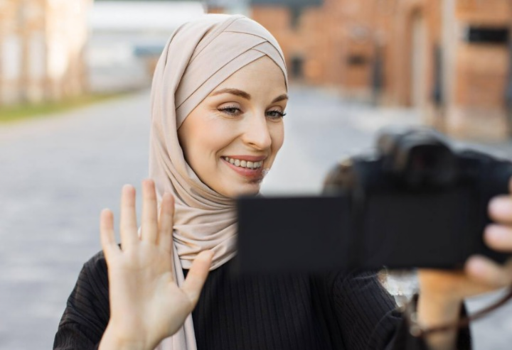 “Ya Hüseyn" adlı səhifə açaraq canlı yayıma çıxdı, bunu bilən əri isə... - ŞOK təfərrüat