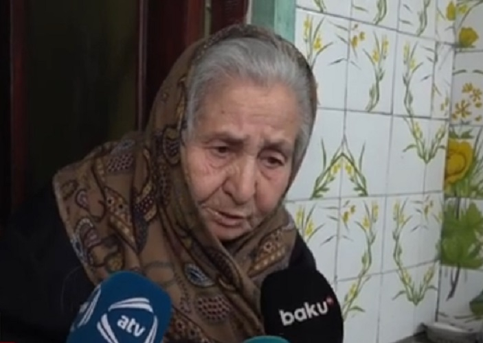 Təhqir olunan qızın nənəsi: "Nəvəmi döyən şagird firondur, onunla bacarmırlar"