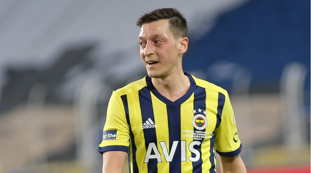 Məsut Özil "Survivor"a gəlir?