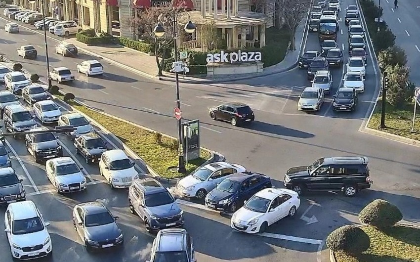 Bakıda tıxac yaranan yolların adları açıqlanıb - SİYAHI