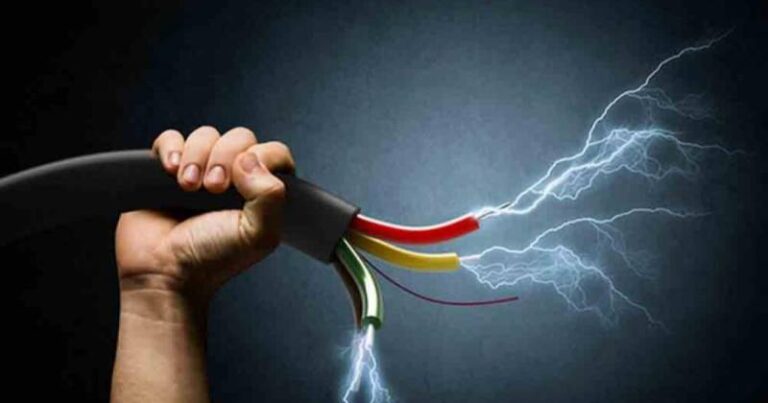 Gəncədə dəhşətli olay: Kişi xəstəxanada özünü elektrik kabeli ilə asıb