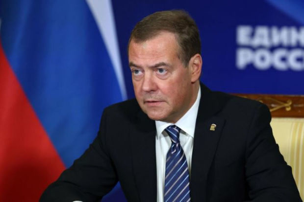 Medvedev: “Almaniya Rusiya ilə müharibəyə hazırlaşır”