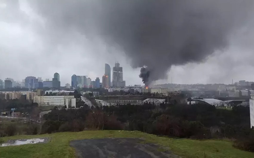 İstanbulda universitetin kampusu yanır