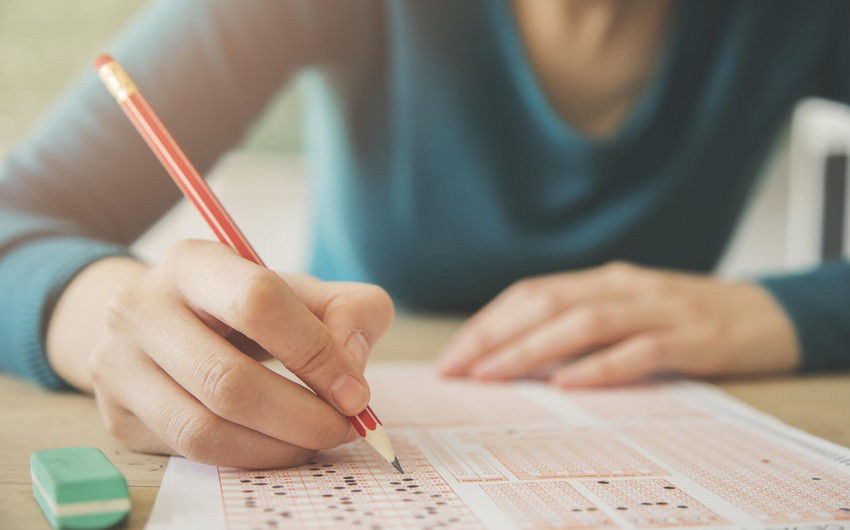 Bu gün 53 mindən çox şagird buraxılış imtahanı verir