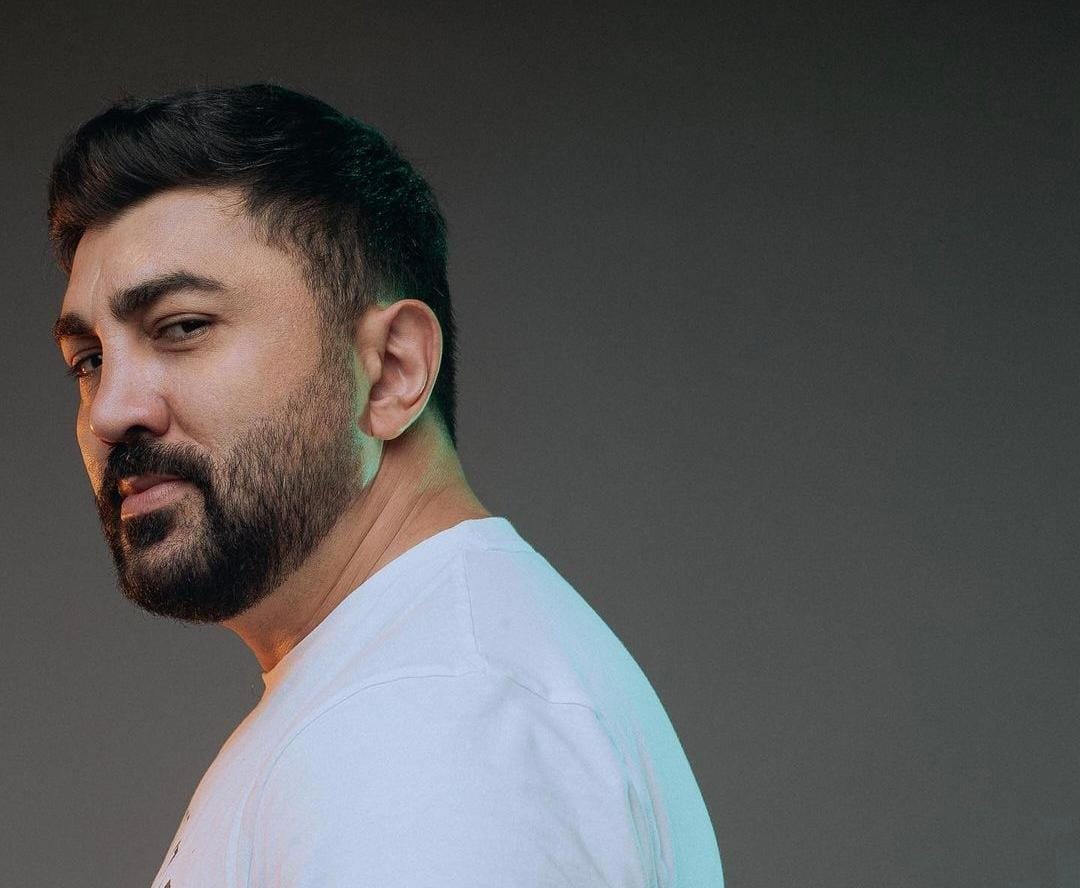 "Onlara elə gəlir ki, bu cür hərəkətləri etməklə..." - Müğənni telekanallara irad tutdu