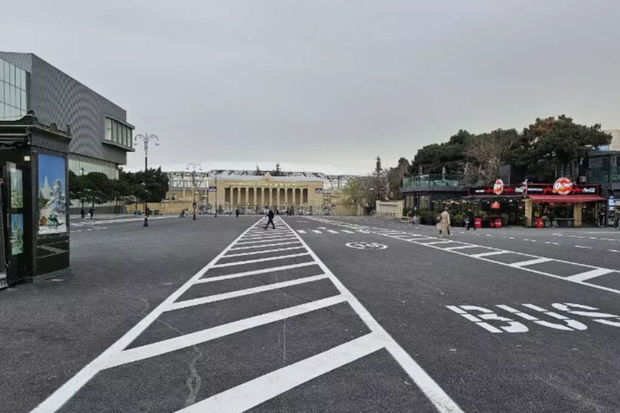 Tofiq Bəhramov adına stadionun qarşısında avtobus zonası yaradıldı