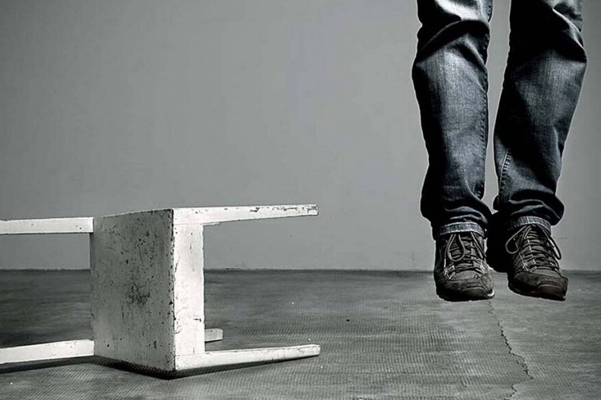 İmişlidə dəhşət: Ana oğlunun asılmış meyitini tapdı