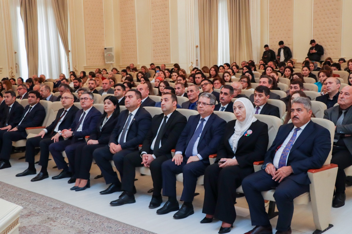 “Üz-çənə və baş-boyun patologiyalarına müasir yanaşma” adlı elmi-nəzəri konfrans keçirilib - FOTOLAR