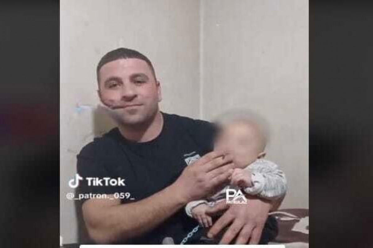 Canlı yayımda uşağa siqaret çəkdirən ata saxlanıldı