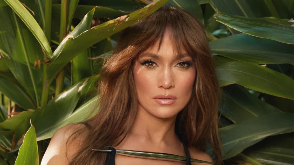 Cenifer Lopez alt paltarı reklamında - FOTOLAR