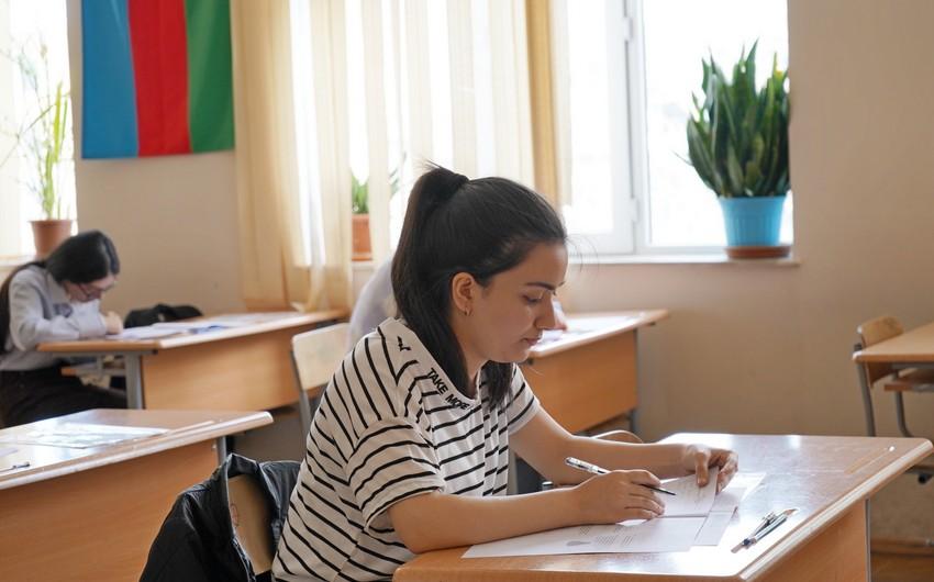 Bu gün 34 mindən çox abituriyent imtahan verib