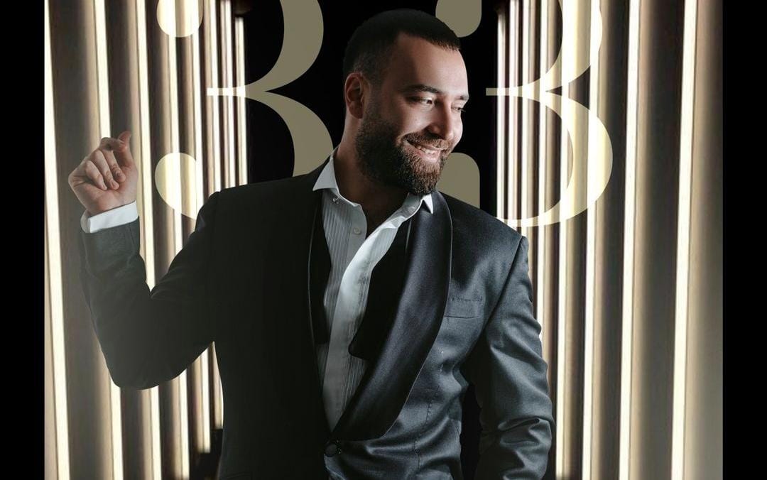 Azad ilk solo konsertinə hazırlaşır