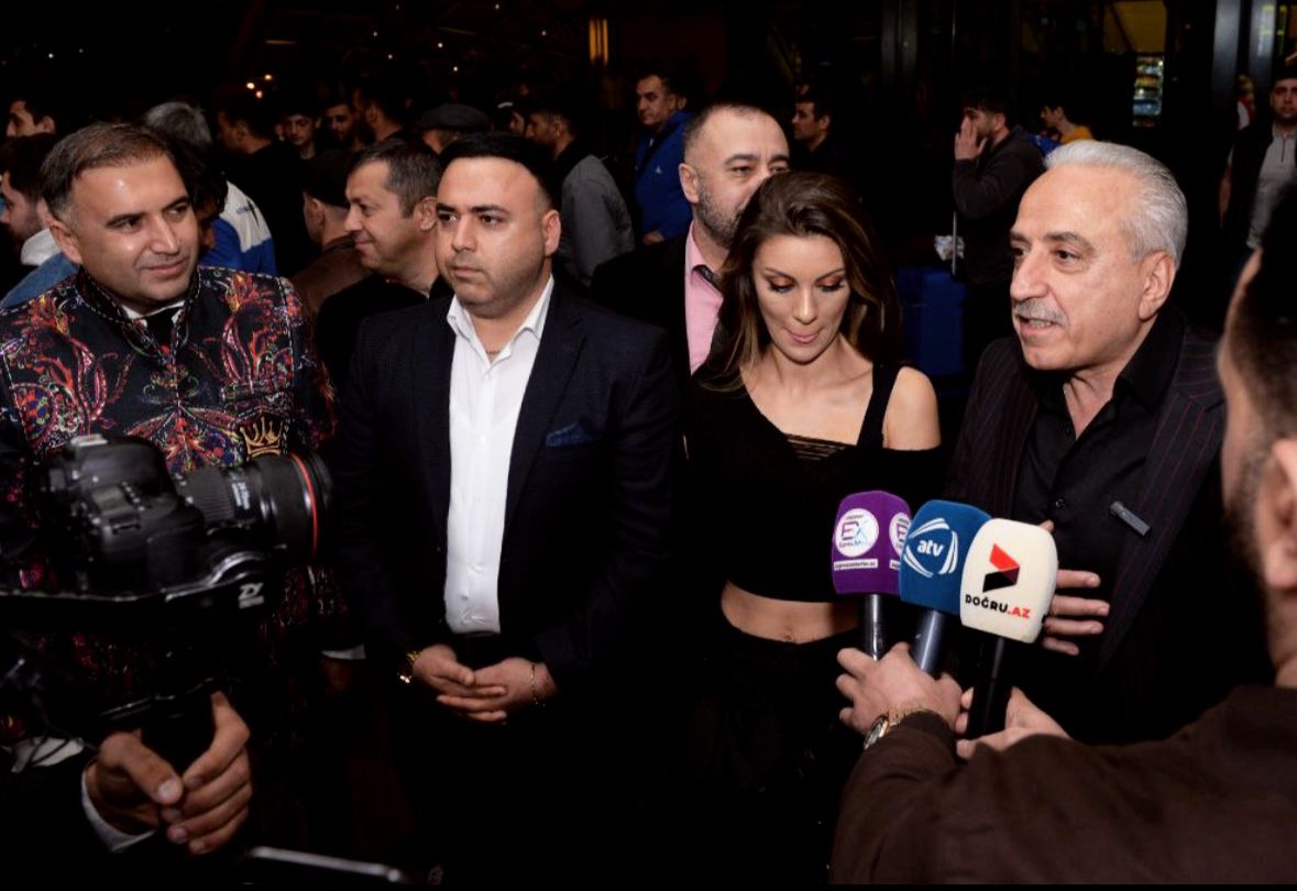 "Kurtlar vadisi"nin aktyoru Bakıda - FOTOLAR