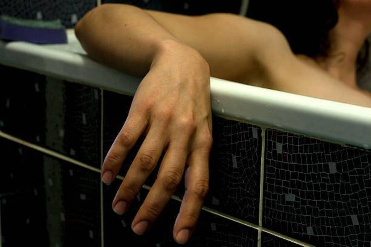 Bakıda dəhşət: Hamamda qızla oğlanın meyiti tapıldı