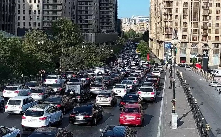 Bakının bir sıra yollarında tıxac müşahidə olunur - SİYAHI