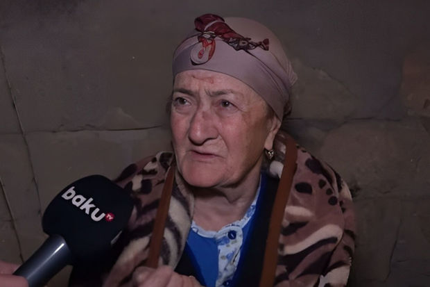 Bakıda 85 yaşlı qadın oğlu tərəfindən döyülərək küçəyə atılıb - VİDEO