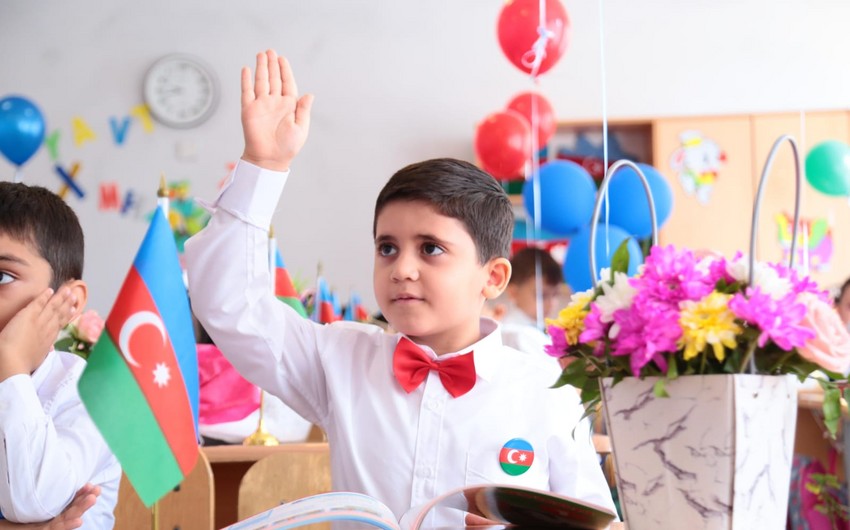 Yeni tədris ili üçün I siniflərə sənəd qəbulu başladı