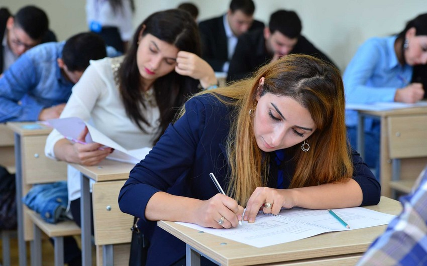 Bu gün 400-dən çox namizədin dövlət qulluğu vəzifələri üzrə imtahan verməsi gözlənilir