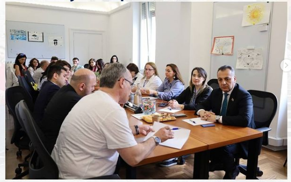 “Təhsil İşçilərinin Avropa Peşə - Təcrübə Proqramı”nın iştirakçıları İtaliya Mediasiya Mərkəzində - FOTO