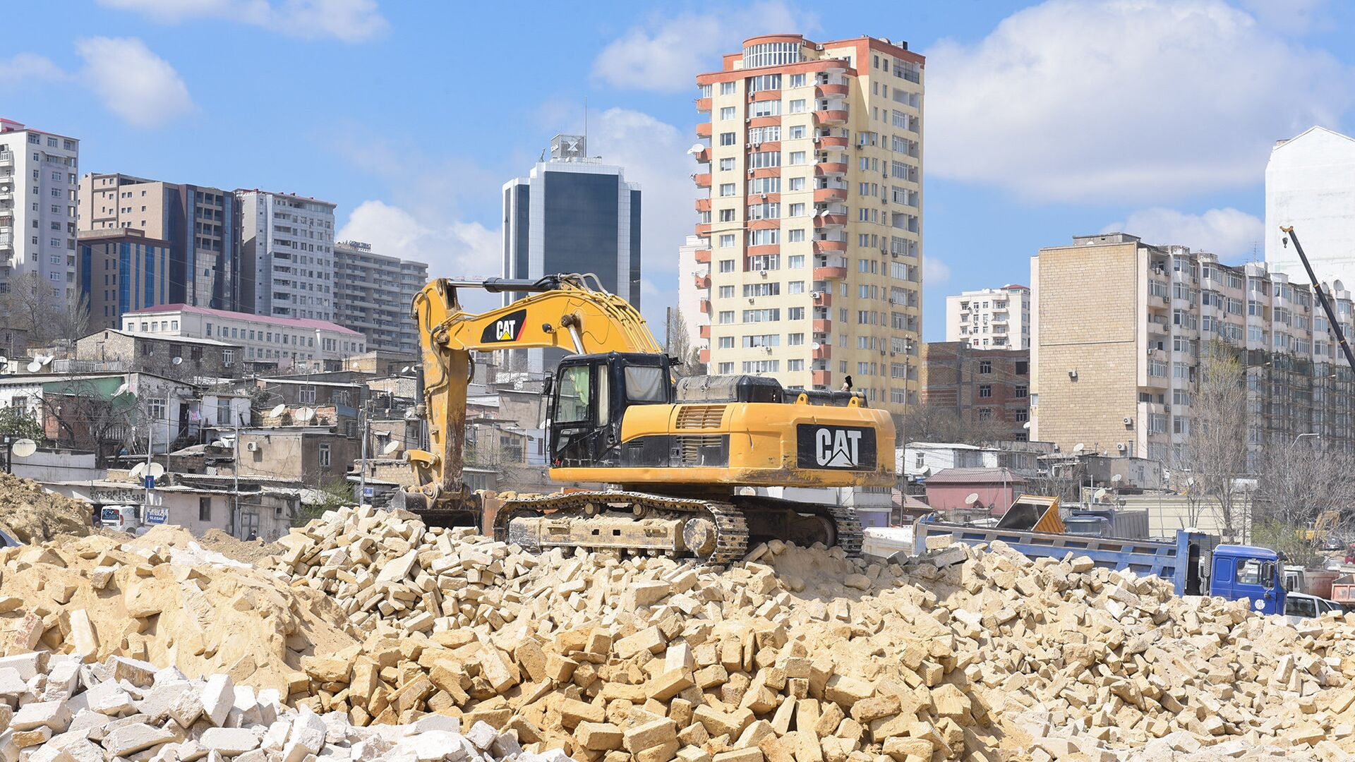 Bakıda söküntü ajiotajı - Bu mənzillər kütləvi satışa çıxarılır