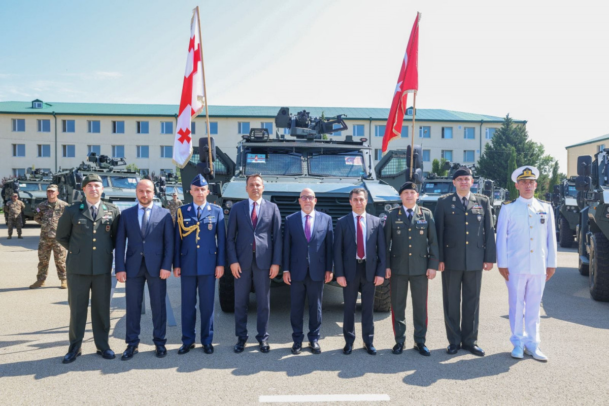 Gürcüstan Türkiyədən zirehli transpartyorlar alıb