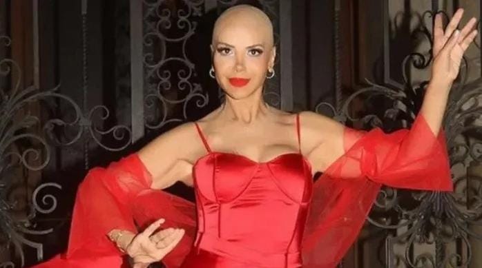 Xərçəngə yoluxan rəqqasə: "14 yaşımda ana olmuşam"