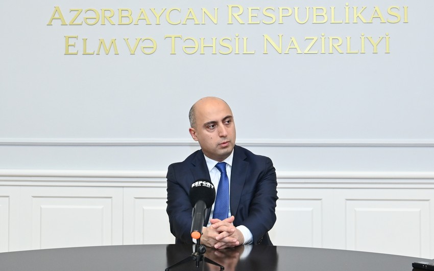 Nazir: Rayonlarda təxminən 1500-ə yaxın məktəbdə şagird sayı 100-dən azdır